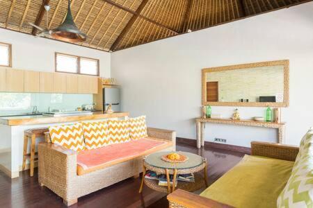 Villa Agung Lembongan Exterior photo