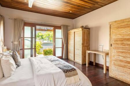 Villa Agung Lembongan Exterior photo